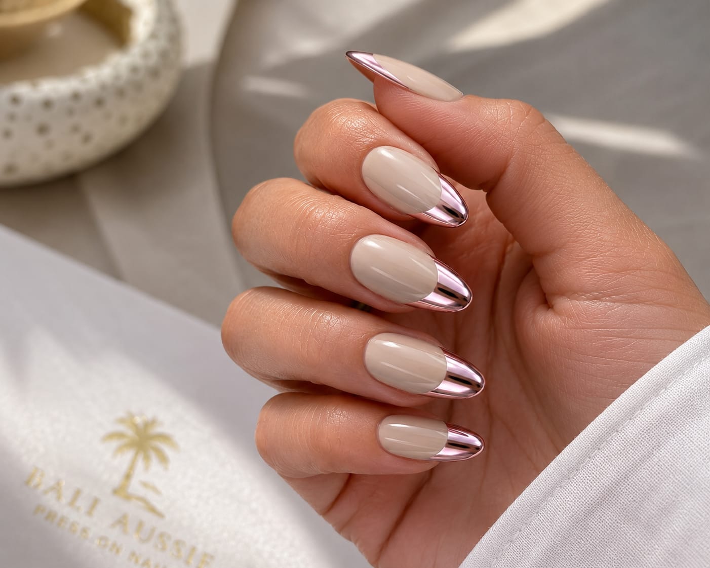 Rose Chrome French – Medium Almond